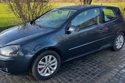 VW Golf 282.318 km 2.900 &euro; München 81375