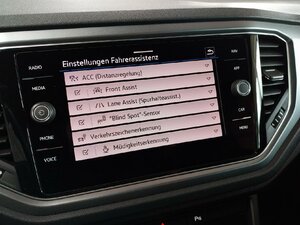 VW T-Roc Active 1.5 TSI ACC Navi PDC SHZ 23.625 km 24.790 € HAAN 42781