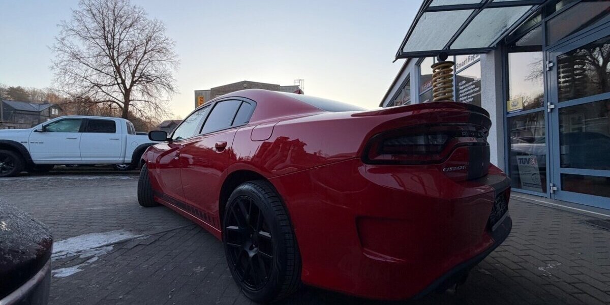 Dodge Charger 5.7 V8 HEMI R/T SRT 107.700 km 24.999 &euro; Rudolstadt 07407