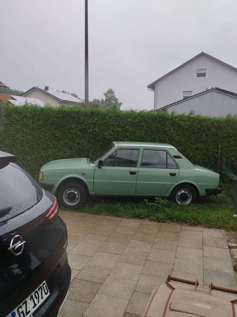 Skoda 120 78.000 km 2.900 € Türkheim 86842