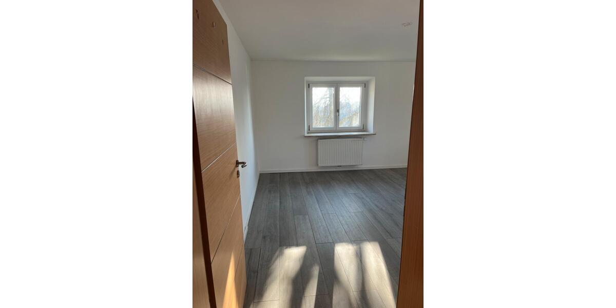 Etagenwohnung Furth im Wald - 4 Zimmer, 80 m&sup2;, 415&euro; | Angebot:25419264