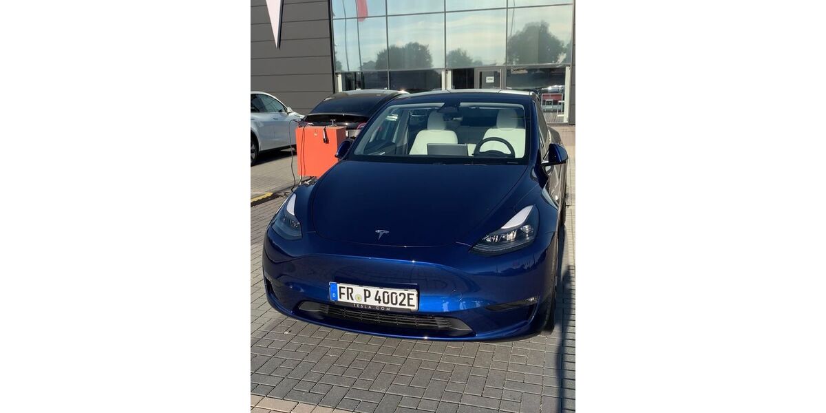 Tesla Model Y 27.990 km 52.890 &euro; Merzhausen 79249