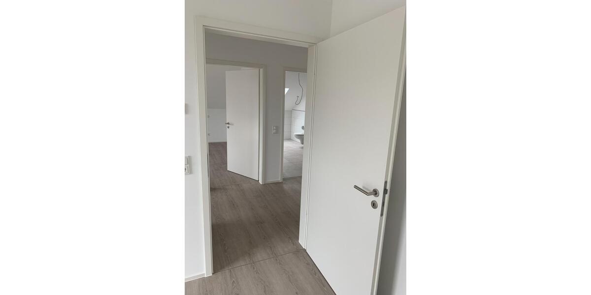 Dachgeschoßwohnung Saarlouis - 3 Zimmer, 92 m&sup2;, 290.000&euro; | Angebot:25350493