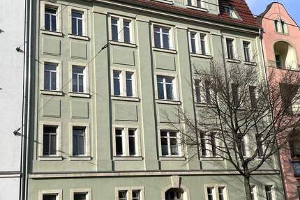 Modern sanierte 2-Zimmer-Altbauwohnung mit Lift und Balkon in Cotta! 2 zimmer