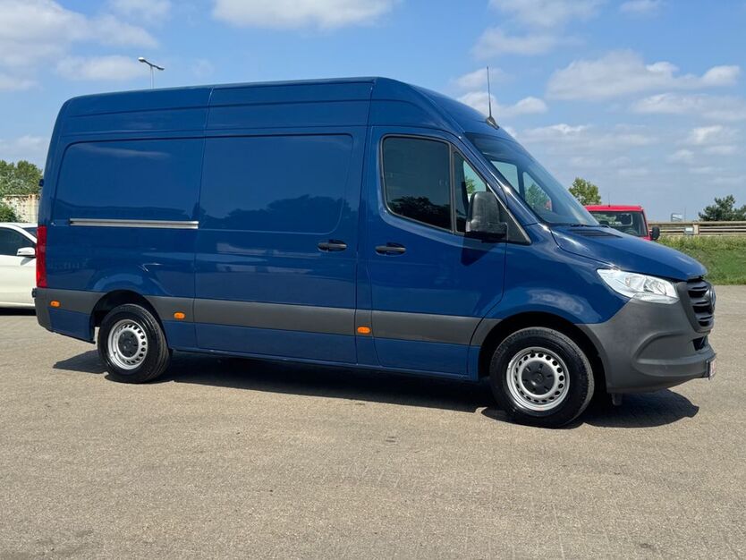 Mercedes-Benz Sprinter 215.268 km 19.040 € Berlin 12099