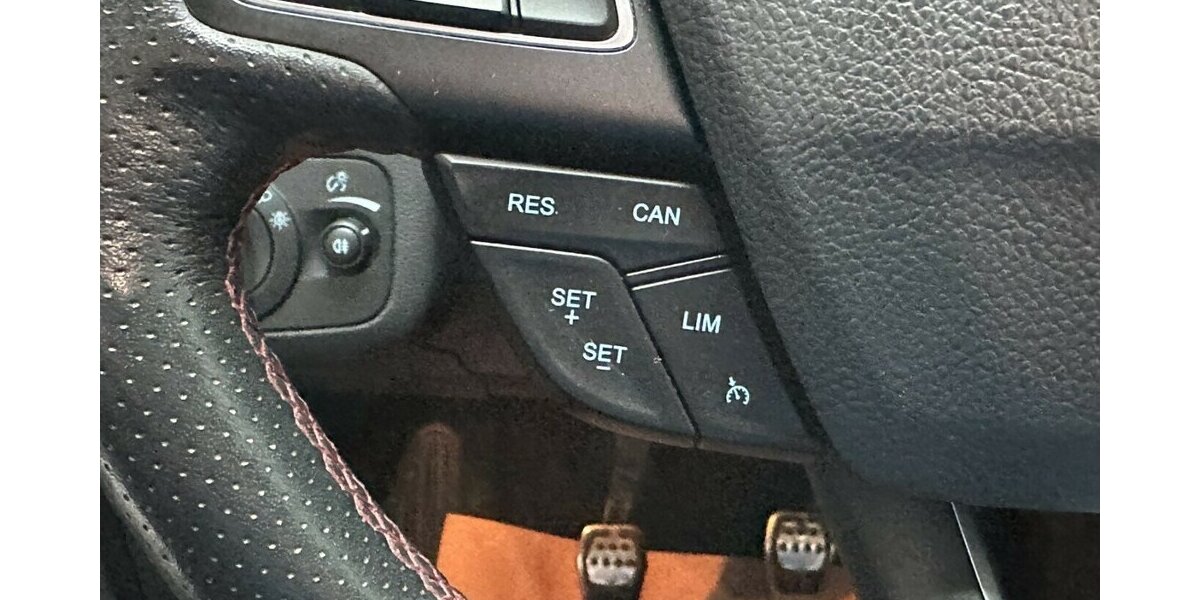 Ford Kuga 1,5 EcoBoost ST-Line +AHK+Allwetterreifen+ 113.000 km 15.790 &euro; Jaderberg 26349