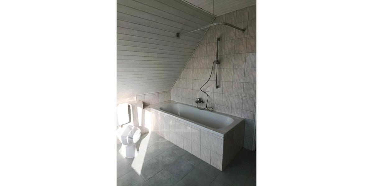 Dachgeschoßwohnung Langwedel - 4 Zimmer, 95 m&sup2;, 950&euro; | Angebot:25981006