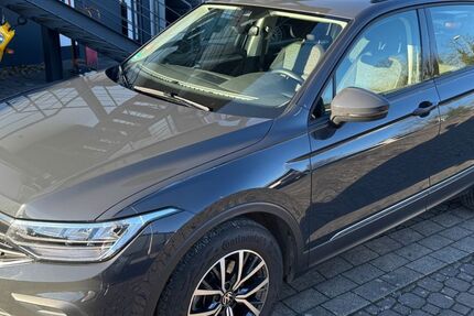 VW Tiguan 59.998 km 23.900 &euro; Eggenstein 76344