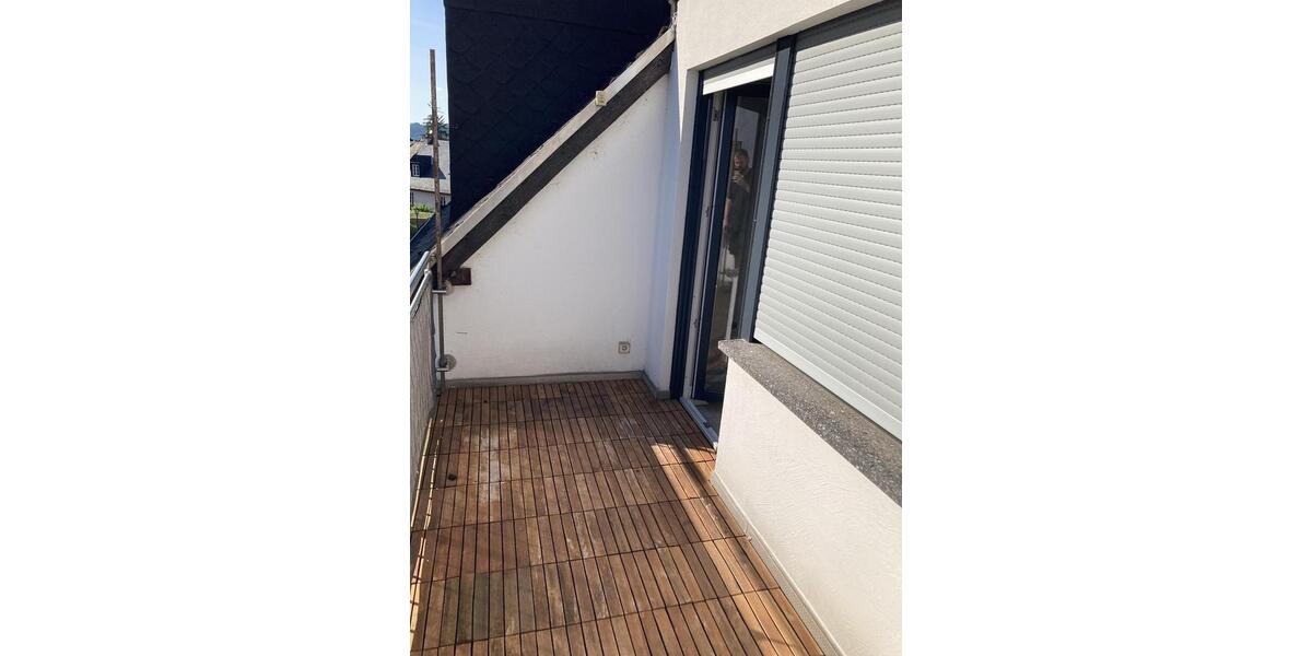 Dachgeschoßwohnung Kenn - 4 Zimmer, 109 m&sup2;, 1.050&euro; | Angebot:25355837