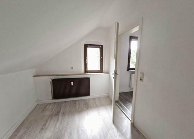 3-Familien-Wohnhaus in Zwickau-Cainsdorf an Kapitalanleger - Mehrfamilienhaus, Wohnhaus Zwickau / Cainsdorf Cainsdorf | Angebot:25923990