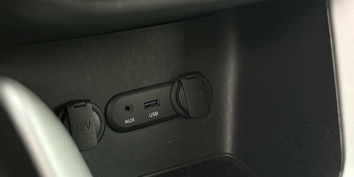 Kia Ceed 1.4 TSI Dream Team KAMERA/NAVI/SHZ/LENKHZ 64.779 km 8.900 &euro; Villingen-Schwenningen 78054