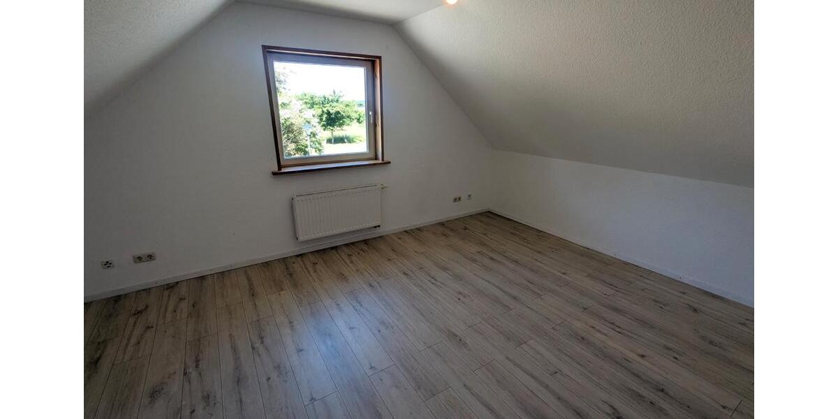 Einfamilienhaus Struxdorf - 9 Zimmer, 240 m&sup2;, 324.500&euro; | Angebot:27004910