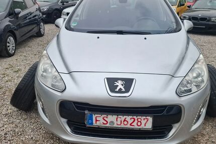Peugeot 308 151.000 km 2.399 &euro; Dietersheim (Bei Eching) 85386