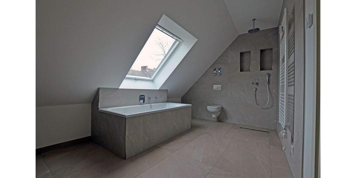 Dachgeschoßwohnung Köln Mülheim - 4 Zimmer, 146 m&sup2;, 830.000&euro; | Angebot:26261779