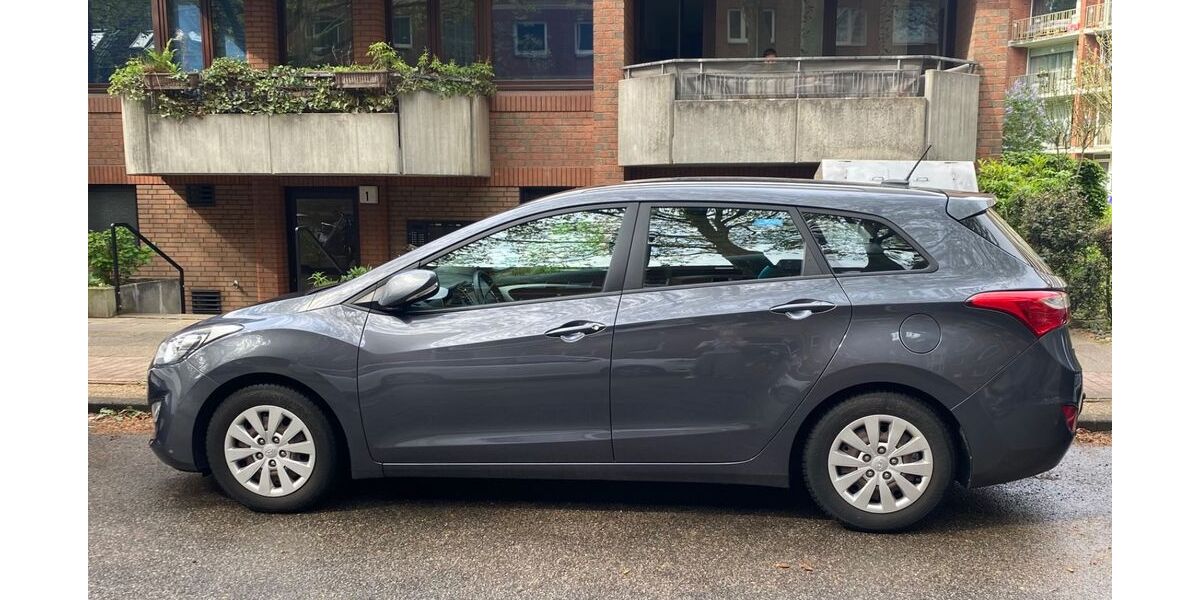 Hyundai i30 100.444 km 8.650 &euro; Hamburg 22525