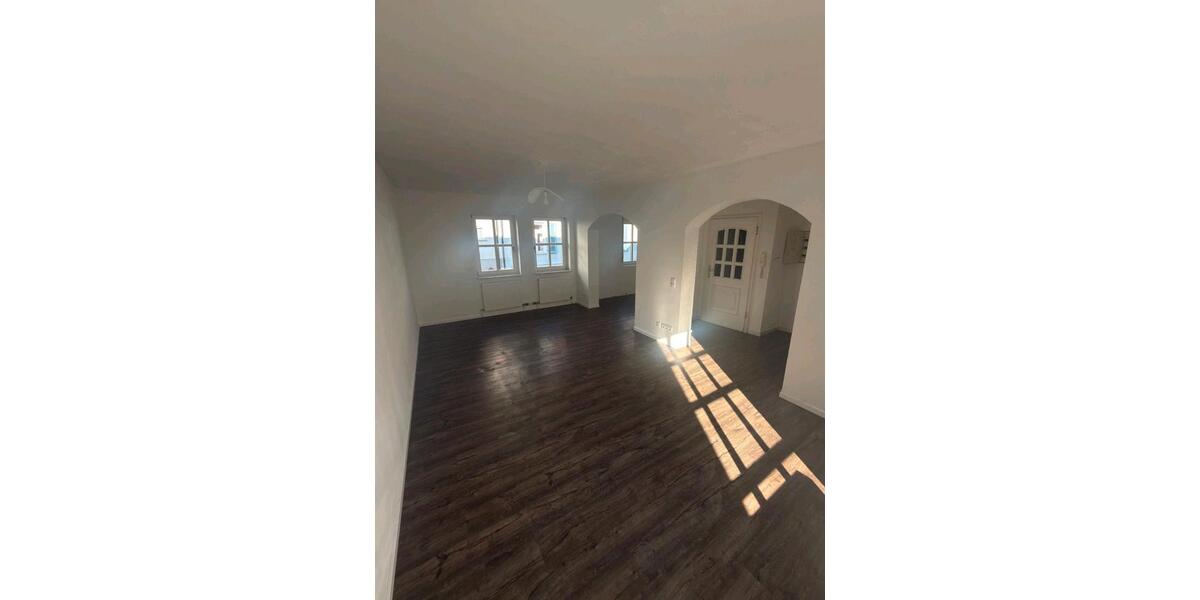 Etagenwohnung Bad Homburg vor der Höhe Gonzenheim - 3 Zimmer, 92 m&sup2;, 1.600&euro; | Angebot:26049653