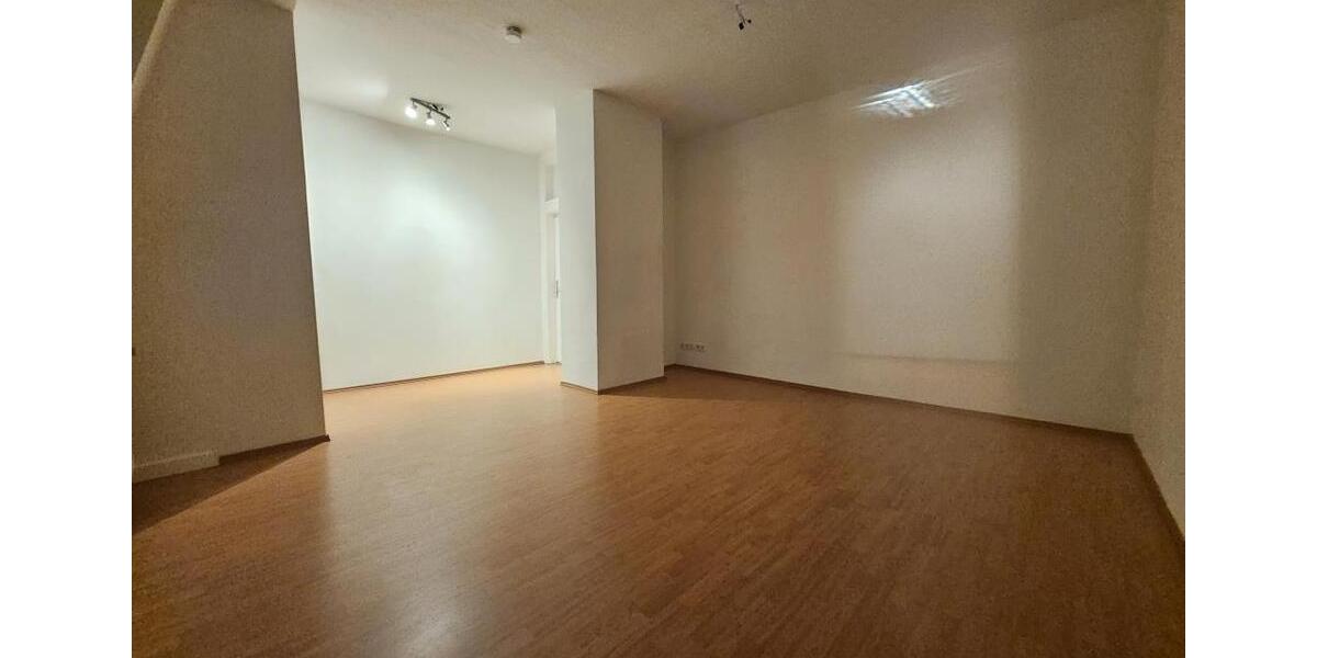 Dachgeschoßwohnung Altenburg - 2 Zimmer, 67 m&sup2;, 370&euro; | Angebot:24441333