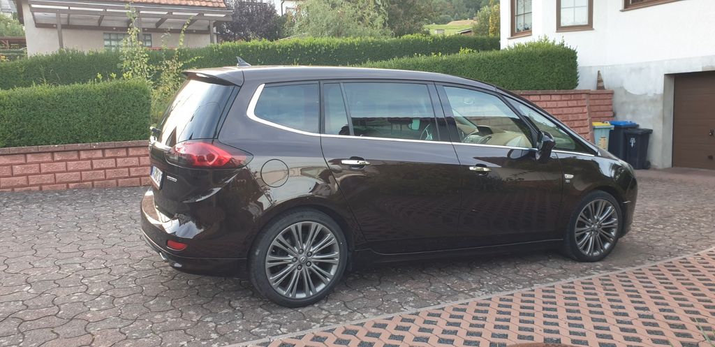 Opel Zafira Tourer 222.222 km 6.900 &euro; Vacha 36404
