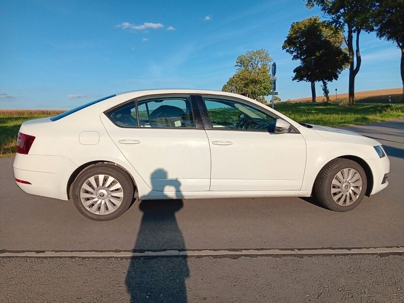 Skoda Octavia 113.000 km 11.900 € Drebach 09430