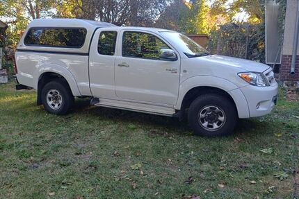 Toyota Hilux 241.700 km 13.000 &euro; Wildau 15745
