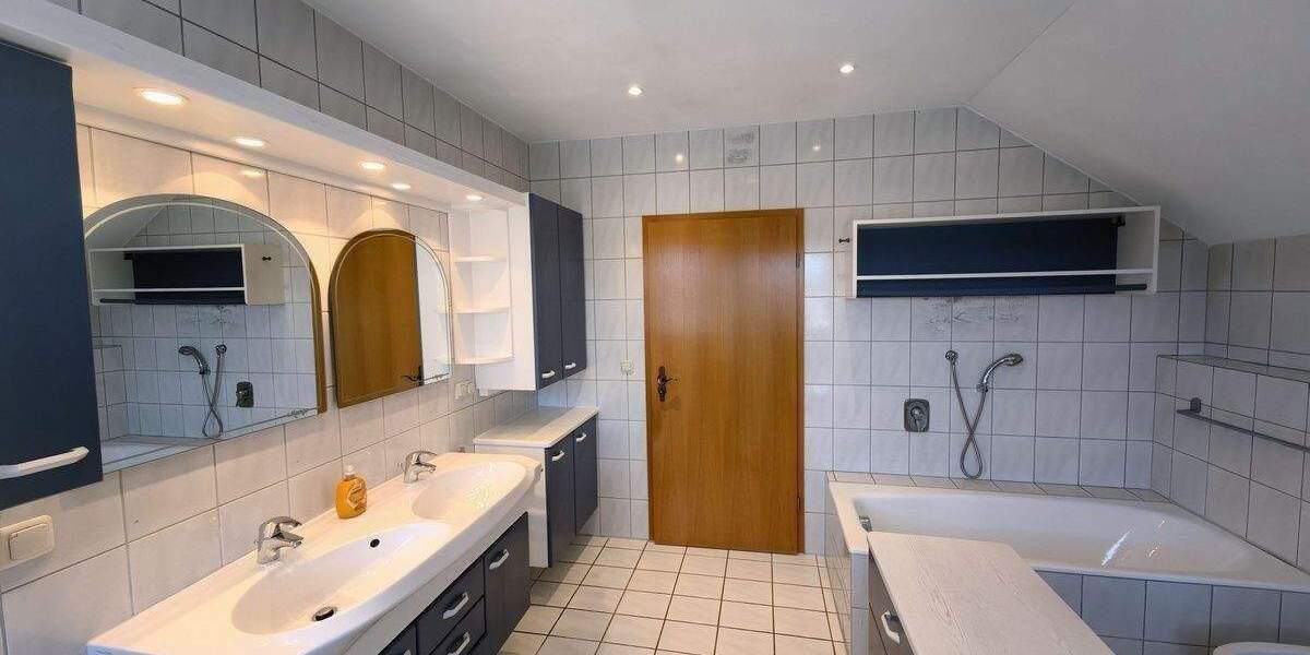 Mehrfamilienhaus, Wohnhaus Emmerting - 6 Zimmer, 164 m&sup2;, 639.000&euro; | Angebot:26433641