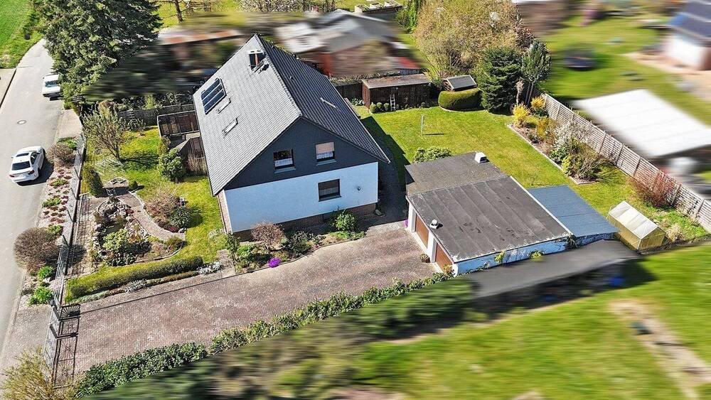 Einfamilienhaus Emmerthal Groß Berkel - 9 Zimmer, 192 m&sup2;, 300.000&euro; | Angebot:26176304