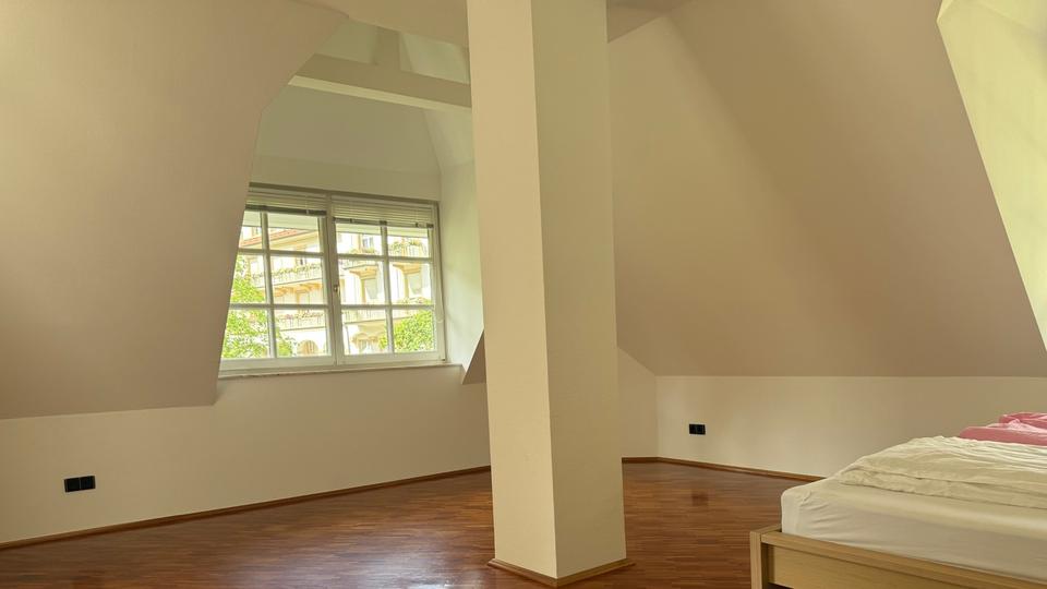 Etagenwohnung Bad Homburg vor der Höhe Gonzenheim - 3 Zimmer, 130 m&sup2;, 2.200&euro; | Angebot:26395142