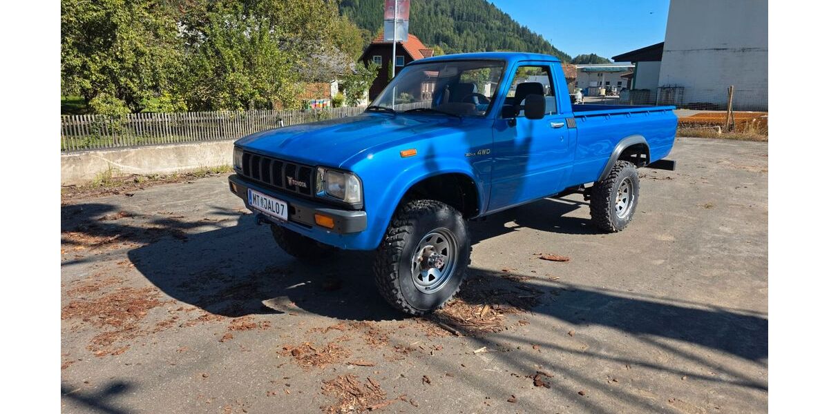 Toyota Hilux 106.000 km 23.900 € Thalheim 08754