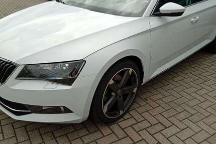 Skoda Superb 142.700 km 15.490 &euro; Rastenberg 99636