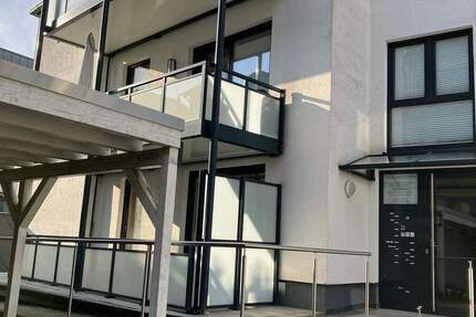 WG´s aufgepasst: Innenstadtlage - ca. 115 qm - sehr gute Ausstattung - 2 Carportplätze, Südterrasse u. Gartenfläche 4 zimmer