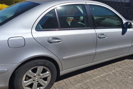 Mercedes-Benz 220 350.000 km 1.250 &euro; Vrees 49757
