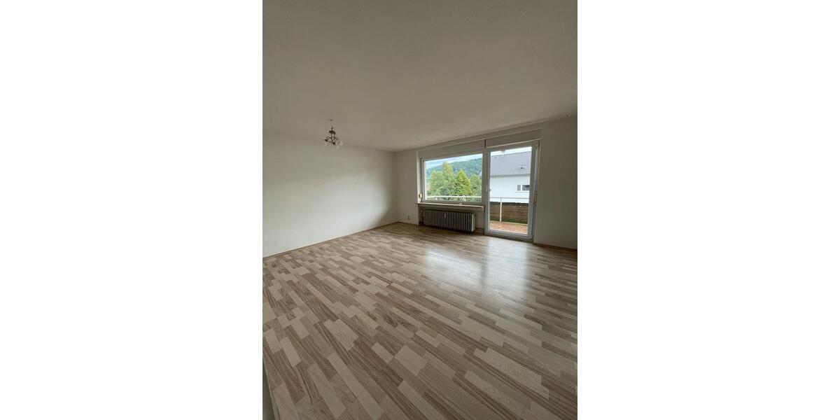 Helle 3-Zimmer-Wohnung mit großem Balkon & Stellplatz 3 zimmer