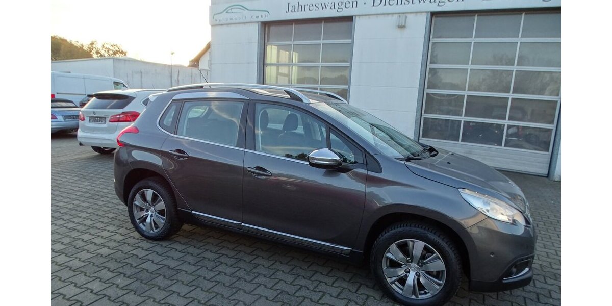 Peugeot 2008 Allure Automatik, Navigation, Parksensoren, 32.718 km 10.990 &euro; Rodgau 63110