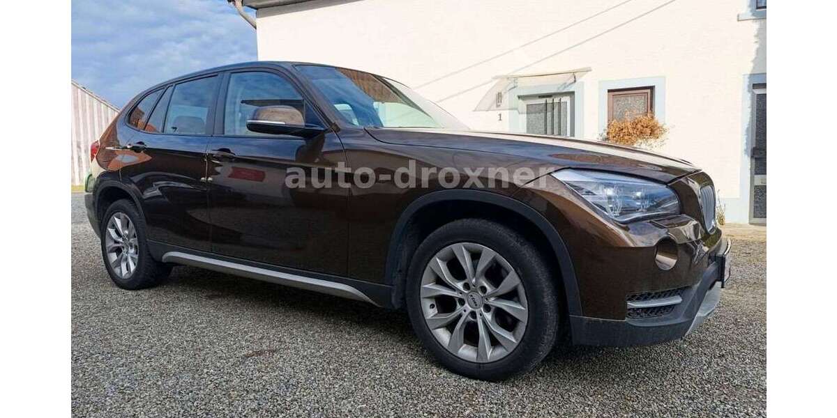 BMW X1 20 i xDrive /Leder/Bi Xenon/AHK/1.Hand 133.770 km 11.300 &euro; Wald-Glashütte 88639
