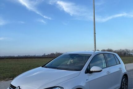 VW Golf 89.868 km 15.599 &euro; Wegberg 41844