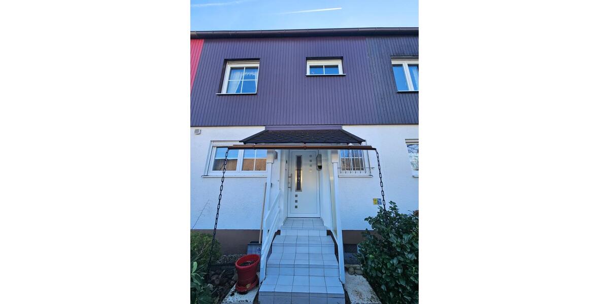 Attraktives Reihenhaus in Regensburg Neuprüll - 3 Etagen + Keller 4 zimmer