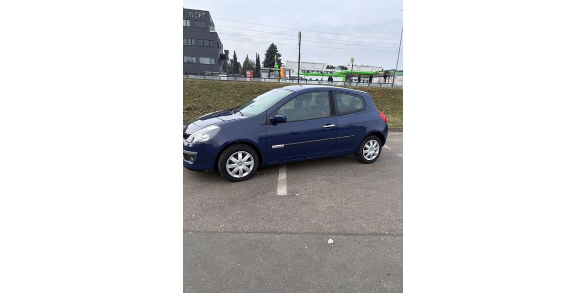 Renault Clio 145.778 km 3.000 &euro; Nürnberg 90408