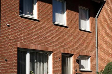 Reihenmittelhaus mit Garten und Garage – gepflegt und ruhig geleg 5 zimmer