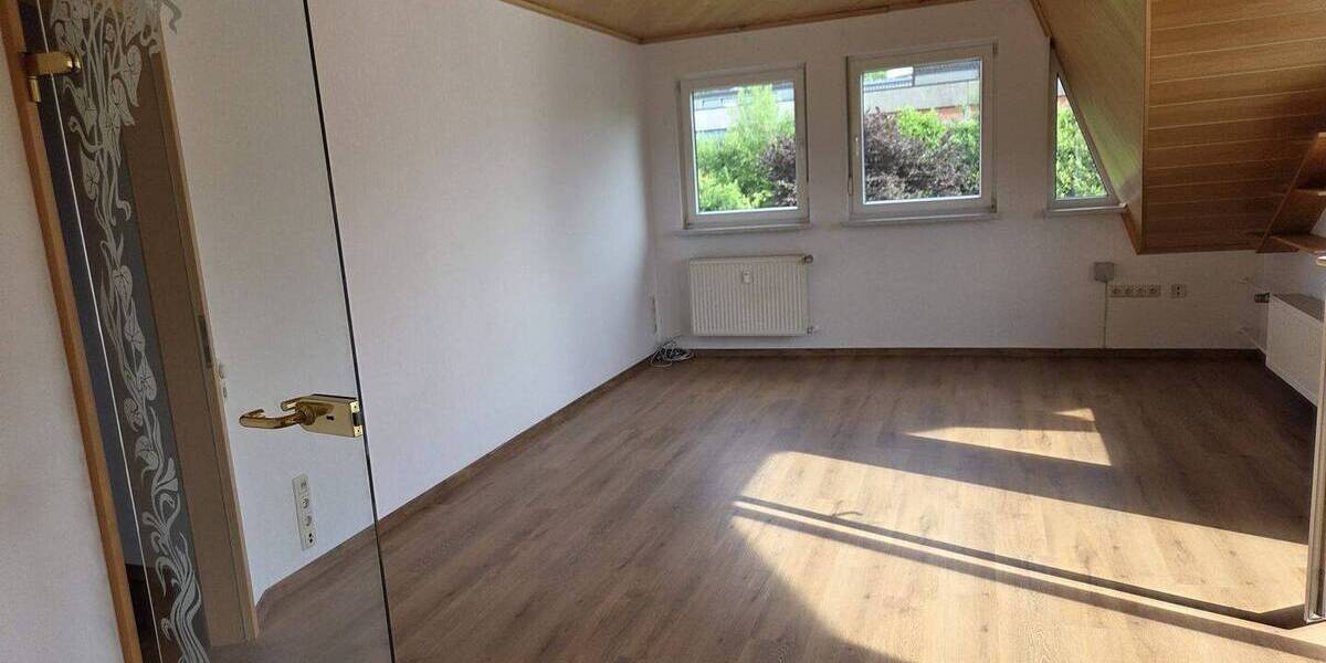 Etagenwohnung Petersberg - 3 Zimmer, 75 m&sup2;, 760&euro; | Angebot:26796420