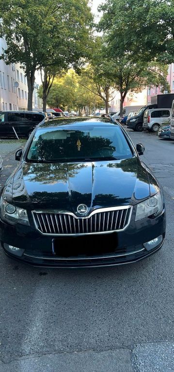 Skoda Superb 261.655 km 4.450 € Dortmund 44263