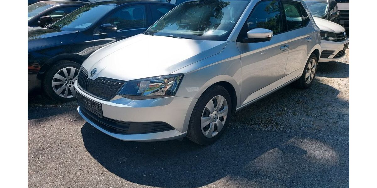 Skoda Fabia 17.400 km 8.850 &euro; Würzburg 97082