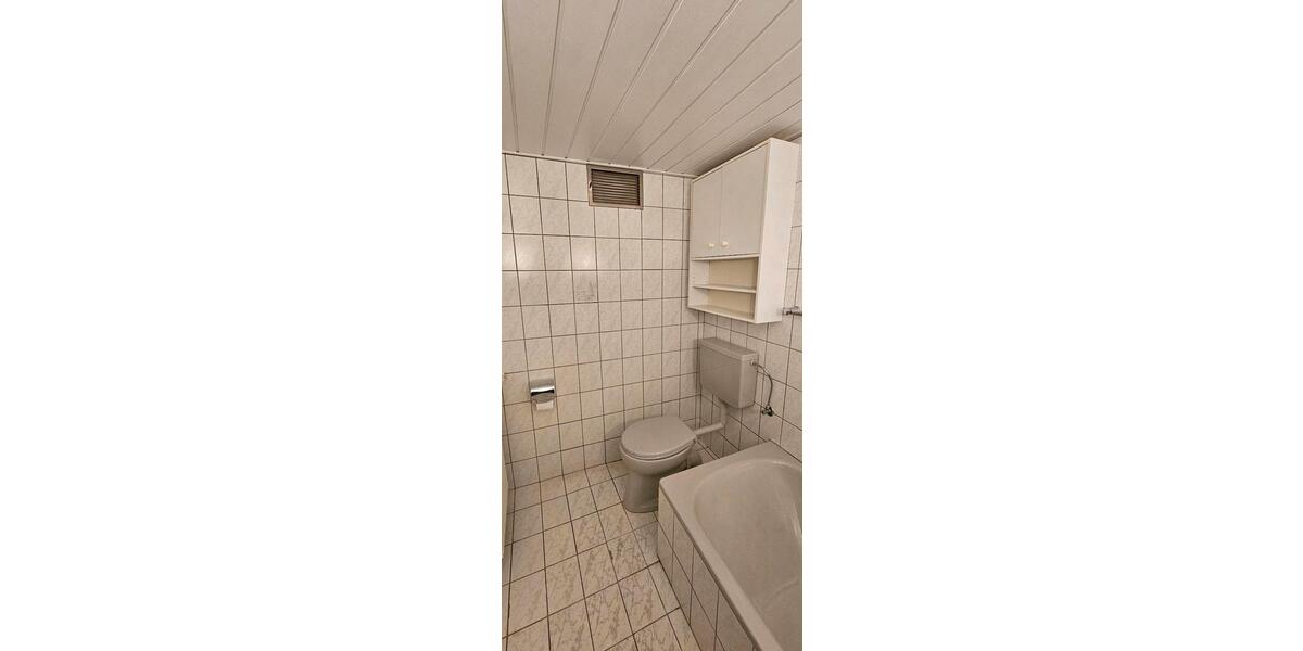 Doppelhaushälfte in zentraler Lage - renoviert 4 zimmer