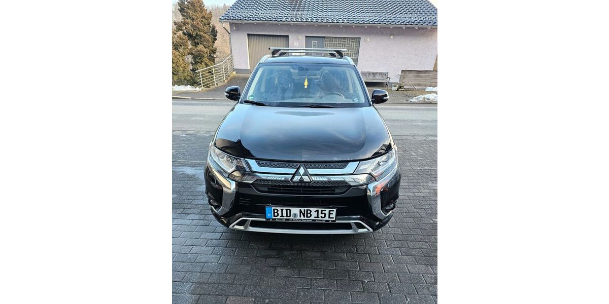 Mitsubishi Plug-in Hybrid Outlander 109.000 km 20.999 &euro; Dernbach 35080