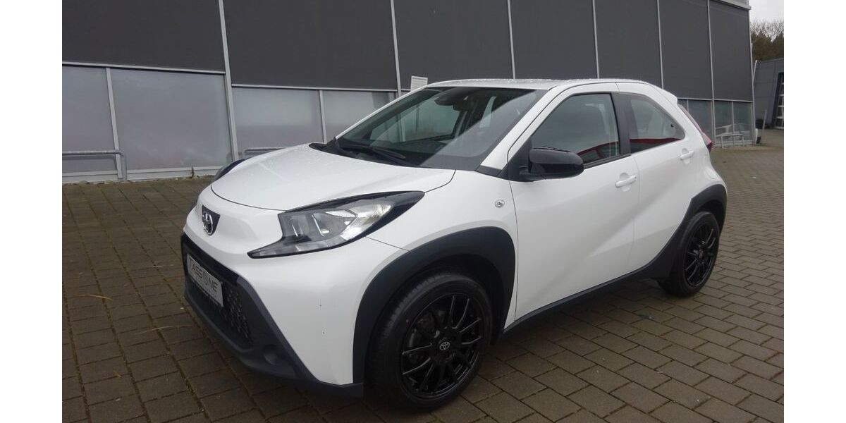 Toyota Aygo (X) 16.567 km 14.980 &euro; Steißlingen 78256