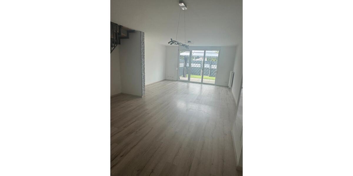 Reihenhaus Essingen - 5 Zimmer, 140 m&sup2;, 400.000&euro; | Angebot:27156393