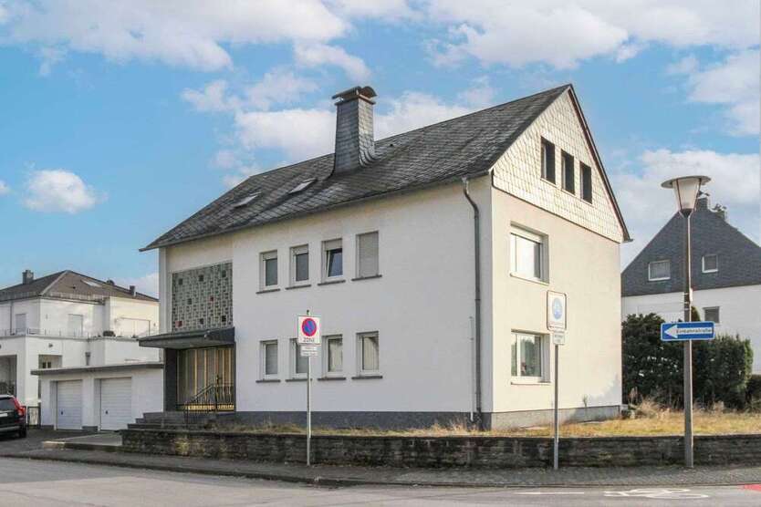 Haus zum Kaufen in Bitburg 549.000 € 225.3 m²