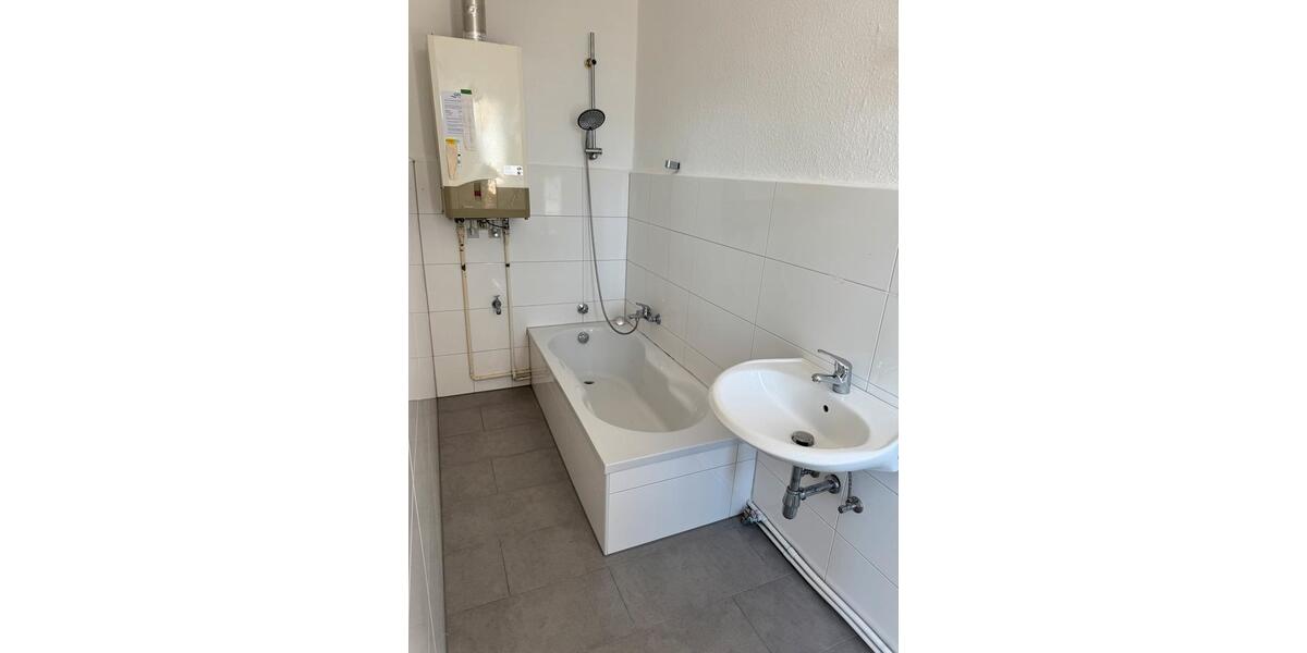 Etagenwohnung Wilhelmshaven - 4 Zimmer, 110 m&sup2;, 720&euro; | Angebot:26705876