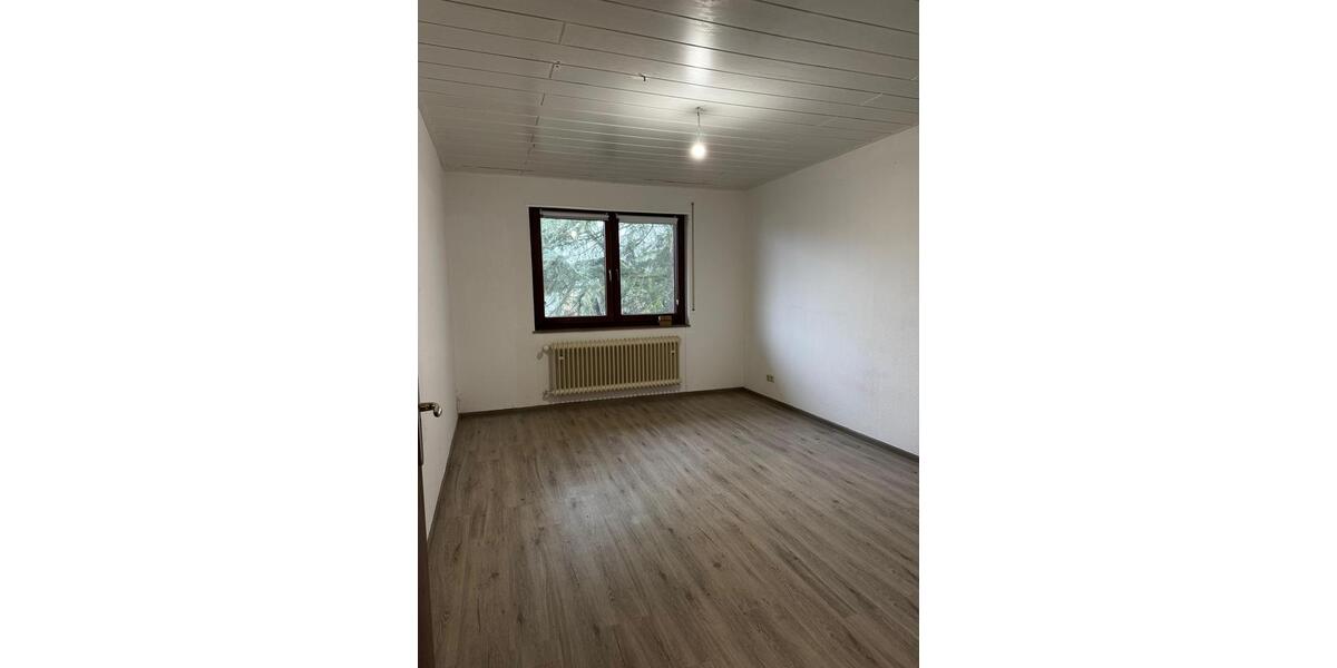 Etagenwohnung Mannheim Gartenstadt - 4 Zimmer, 90 m&sup2;, 1.500&euro; | Angebot:25027055