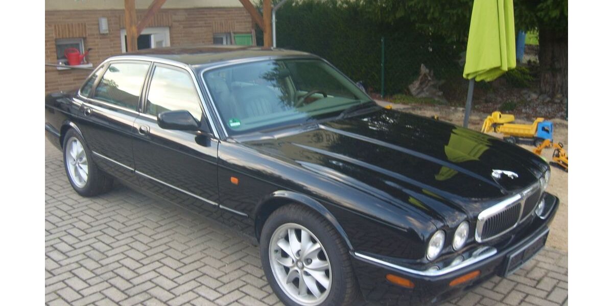 Jaguar XJ8 133.226 km 3.390 &euro; Ebsdorfergrund 35085