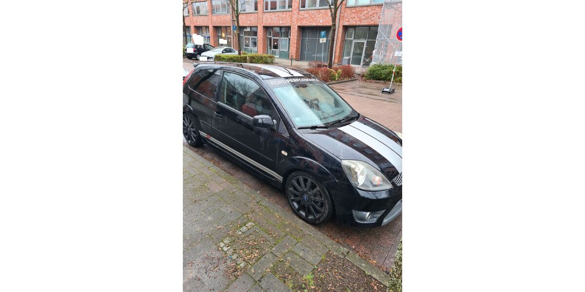 Ford Fiesta 215.000 km 2.200 &euro; Itzehoe 25524